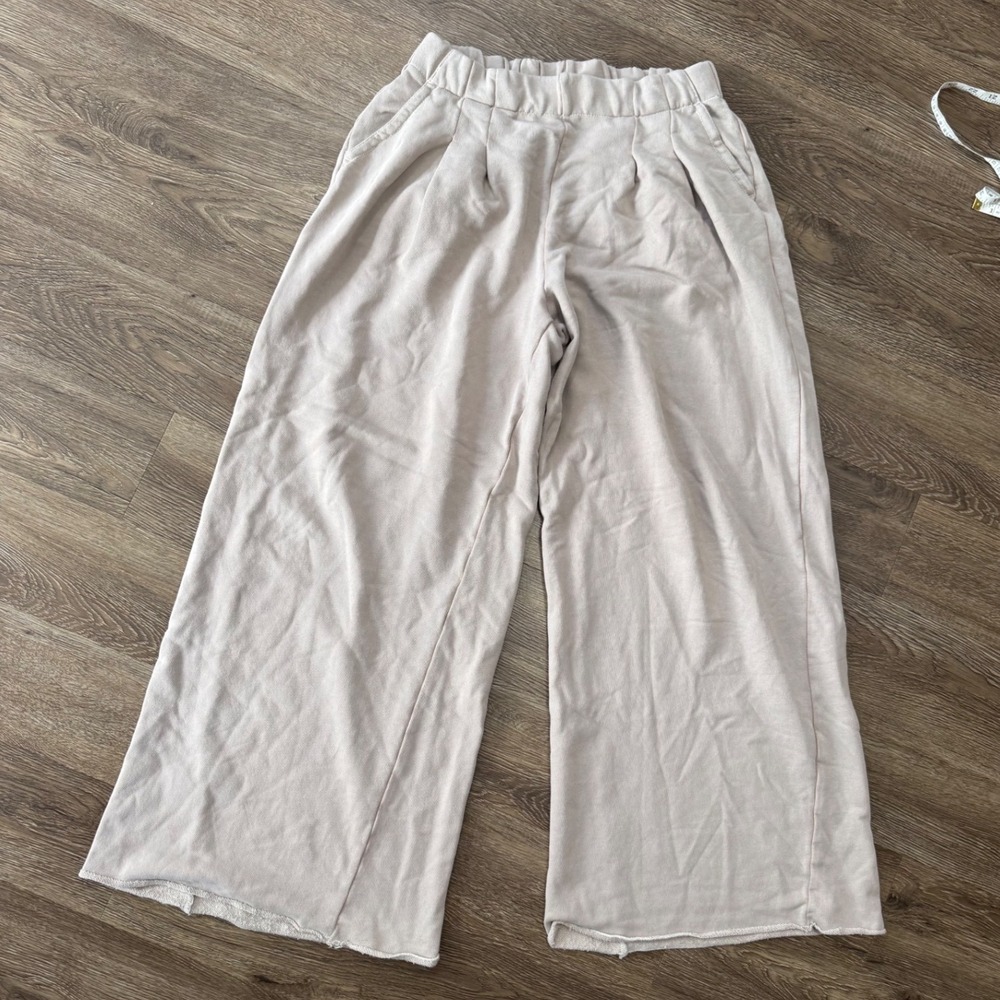 Aerie Real Wide Leg Sweatpants Tan Beige Raw Hem Pockets Small Regular